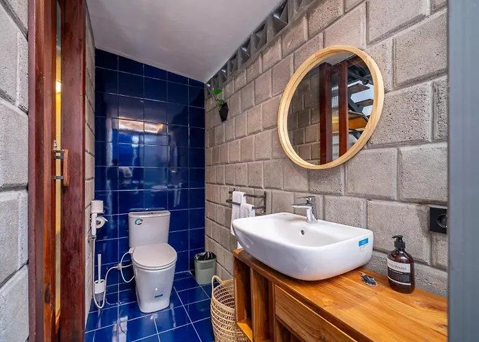 First 5 Loft Near Appartamento Seminyak