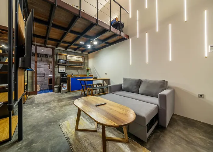 First 5 Loft Near Appartamento