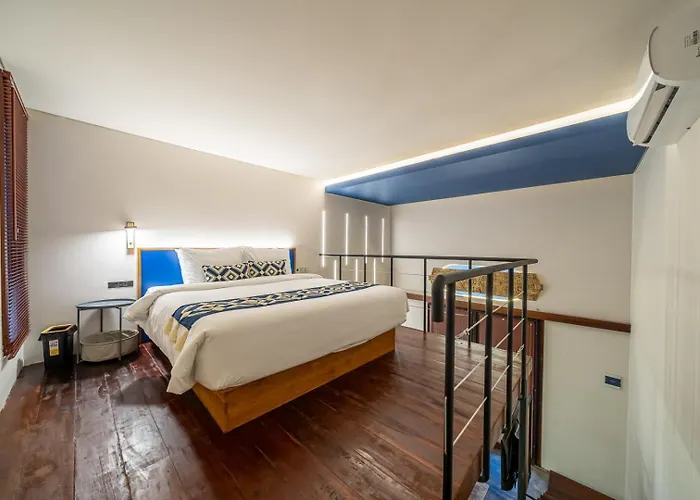 First 5 Loft Near *