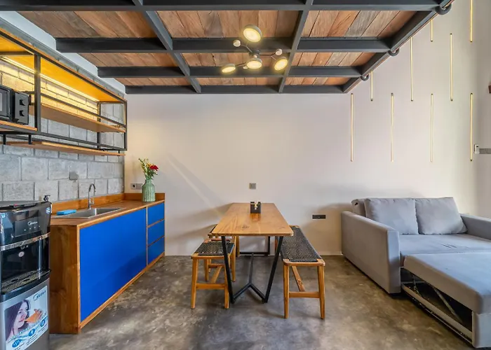 First 5 Loft Near Appartamento