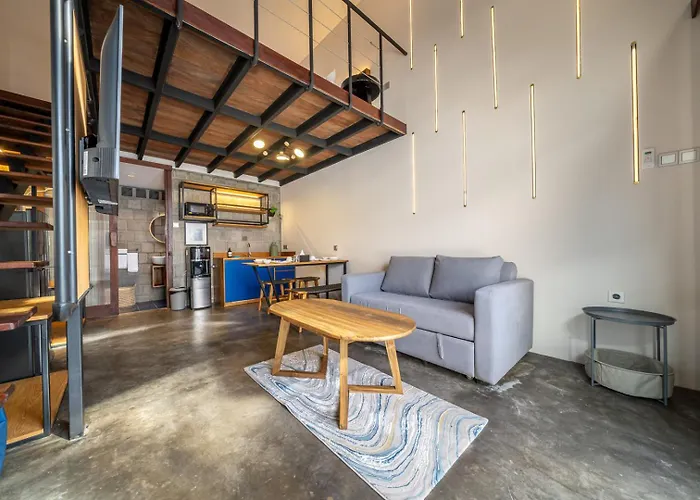 First 5 Loft Near *